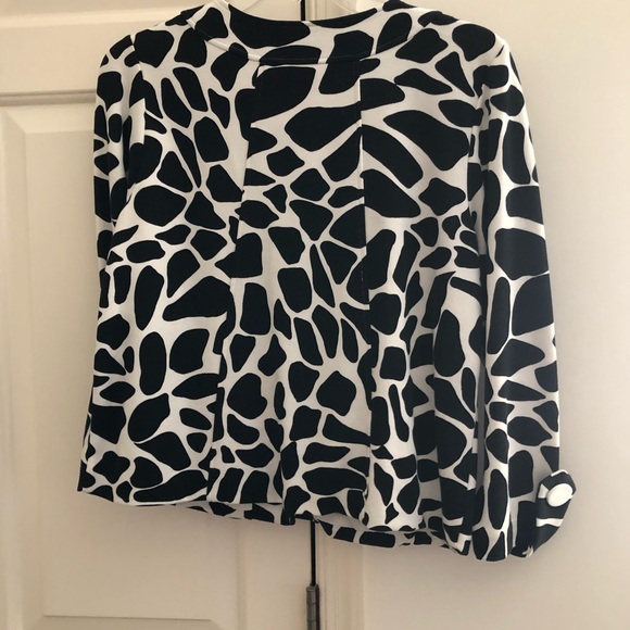 Black and Cream jacket - Picture 2 of 2